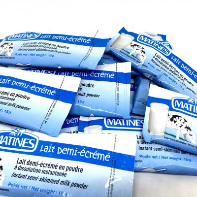 Lait en poudre demi-écrémé Alpina 500g Nestlé - Distribución Mayorista