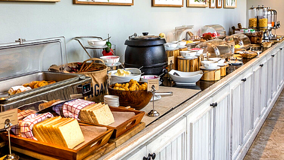 Buffet petit-déjeuner